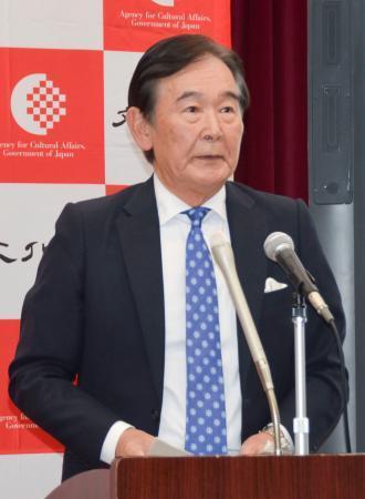 　「食の至宝」顕彰制度について説明する文化庁の都倉俊一長官＝１４日午後、文科省