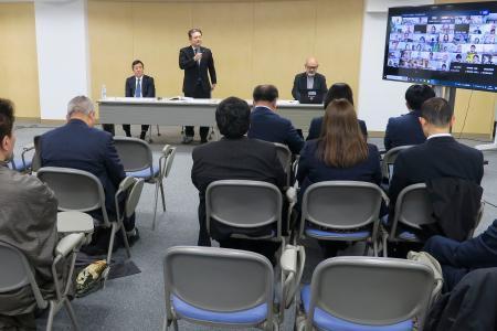 　立憲民主党本部で開かれた所属地方議員との意見交換会＝１日午後、東京・永田町