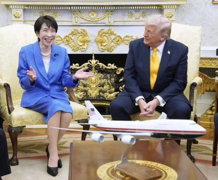 首相「徹夜して懸命に考えた」　平和と繁栄はドナルドだけ発言