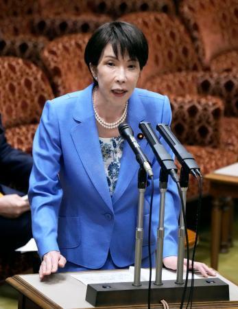 　参院予算委の集中審議で、答弁する高市首相＝２７日午前