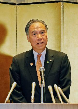 　５選を目指し、知事選への出馬を表明した長野県の阿部守一知事＝１３日午前、長野市