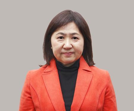 　亀井亜紀子氏