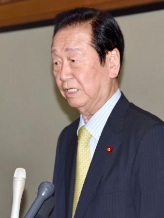 　岩手県花巻市で記者団の取材に応じる中道改革連合の小沢一郎元衆院議員＝３１日午後