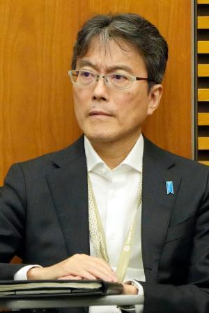　木原官房長官の記者会見に同席した茂木正首席秘書官＝９日、首相官邸