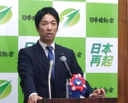 　記者会見する日本維新の会の藤田共同代表＝２４日午後、国会