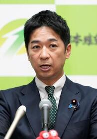 　記者会見する日本維新の会の藤田共同代表＝７日午後、国会