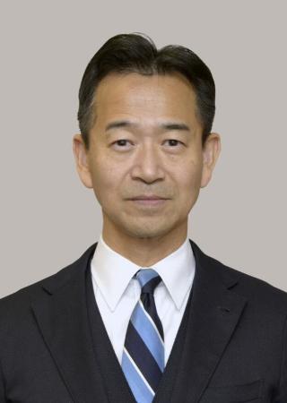 　岡本三成氏
