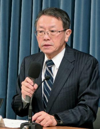 　記者会見する、政府地震調査委の平田直委員長＝１０日午後、文科省