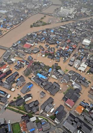 　大雨で冠水した石川県輪島市の市街地＝２０２４年９月