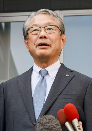 　山口県上関町で取材に応じる中国電力の中川賢剛社長＝１３日午前