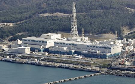 　新潟県の東京電力柏崎刈羽原発の（左から）５号機、６号機、７号機