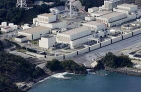 　宮城県の東北電力女川原発。手前が２号機＝２０２４年１０月