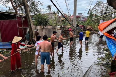 台風、東南アジア直撃４８人死亡　ベトナムで熱帯低気圧に