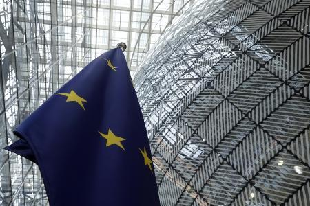 ＥＵ、屋外施設にも禁煙拡大提案　電子たばこも対象