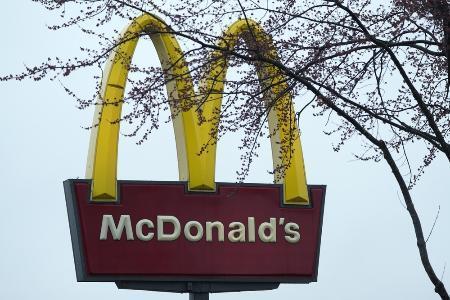 　マクドナルドのロゴ＝米中西部イリノイ州（ＡＰ＝共同）