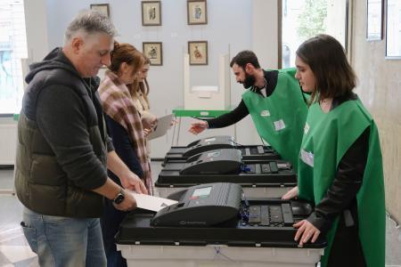 親ロシアの与党が過半数勢い　旧ソ連ジョージアの議会総選挙