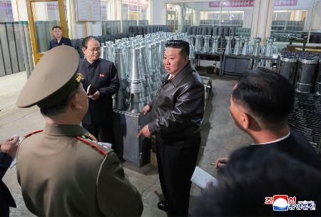 北朝鮮「砲弾生産４倍に」　ロシア支援で急拡大か