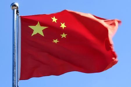 中国、「抗日戦争で偽情報」摘発　共産党否定を許さず