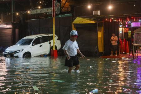 フィリピン、台風直撃で２人死亡　１４０万人避難