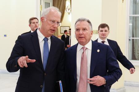 ロシア、知米派の派遣で交渉　家族もプーチン氏親族に近く