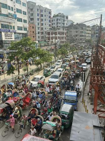 バングラで地震、6人死亡 M5・5、数十人負傷