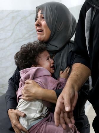 イスラエル軍の攻撃で２０人死亡　ガザ、発砲への「報復」主張