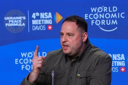 ウクライナ政権、厳しい局面に　「影の支配者」を解任