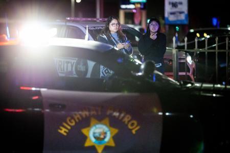カリフォルニアで銃撃、４人死亡　誕生パーティー会場、１０人負傷