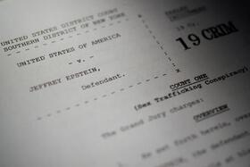 　米司法省が開示した富豪エプスタイン氏に関する資料＝１９日（ロイター＝共同）