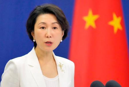 　記者会見する中国外務省の毛寧報道局長＝１２日、北京（共同）