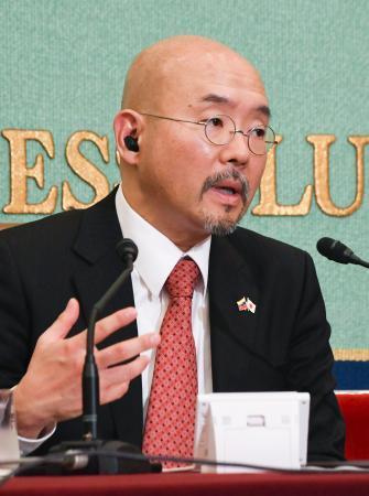　記者会見するベネズエラのセイコウ・イシカワ駐日大使＝４日午後、東京・内幸町の日本記者クラブ