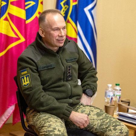 　ウクライナ・キーウで取材に応じるシルスキー軍総司令官＝５日（ウクライナ軍提供、共同）