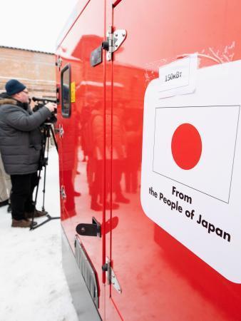 　日本がウクライナに供与した発電機＝１１日、キーウ（共同）