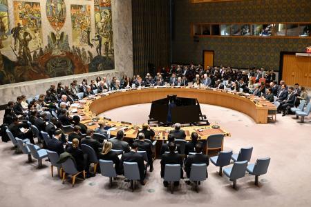　米ニューヨークの国連本部で開かれたイラン情勢を巡る安全保障理事会の緊急会合＝２月２８日（共同）