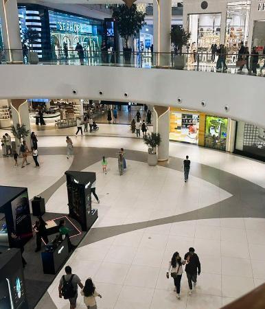 イラン周辺国、邦人に緊張と困惑　響く爆撃音「寝られない」