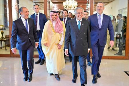 パキスタンで４カ国外相が協議　米イラン戦闘解決を模索