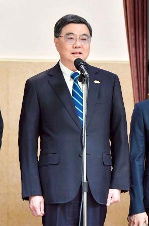 　台湾の卓栄泰行政院長＝３１日、台北市（行政院提供・共同）