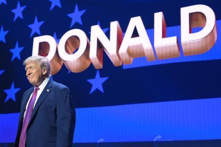 　トランプ米大統領＝１７日、米西部フェニックス（ＡＰ＝共同）