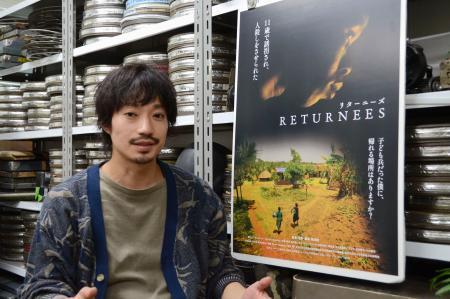 　映画「リターニーズ」の監督を務めた菊地啓さん＝１０日、東京都港区