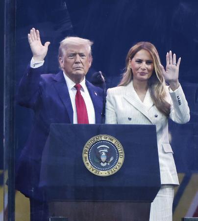 　トランプ米大統領と妻メラニアさん（右）＝２０２５年６月、ワシントン（共同）