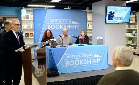 　ニューヨークの国連本部で開かれた、原民喜の「心願の国」のトークイベント＝４月２９日（共同）