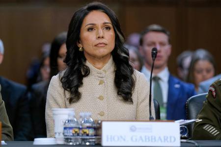 　米上院情報特別委員会の公聴会に出席するギャバード国家情報長官＝３月１８日、ワシントン（ＡＰ＝共同）