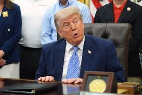 　２１日、米ホワイトハウスのイベントで発言するトランプ大統領＝ワシントン（ＡＰ＝共同）