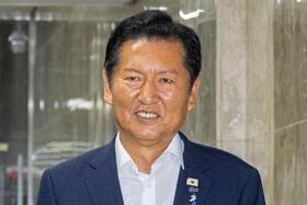 　韓国与党「共に民主党」の会合に向かう鄭清来前代表＝１４日、ソウル（聯合＝共同）