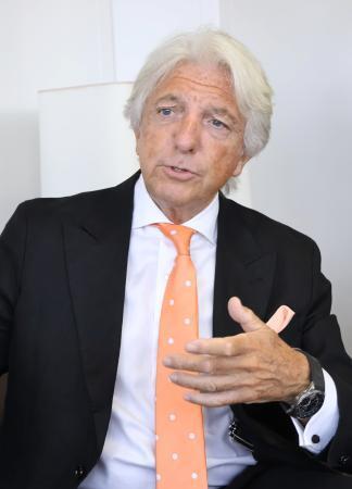 　共同通信との単独会見に応じる国連作業部会のカルロス・フォラドリ議長（共同）