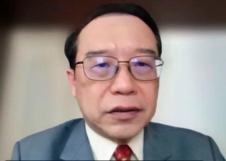 　オンラインで取材に応じるタイ「国民党」のアヌソン・タマジャイ議員＝１日（共同）