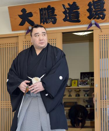 　弔問に訪れた日馬富士（撮影・会津智海）