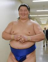 優勝争いの逸ノ城に横綱戦か