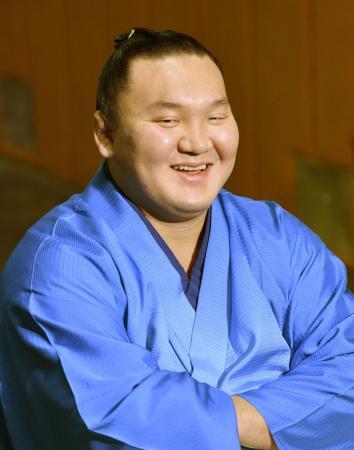 　３１度目の優勝から一夜明け、記者会見する横綱白鵬＝２９日午前、東京都墨田区の宮城野部屋