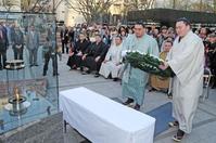 白鵬が神戸「１・17希望の灯り」に献花